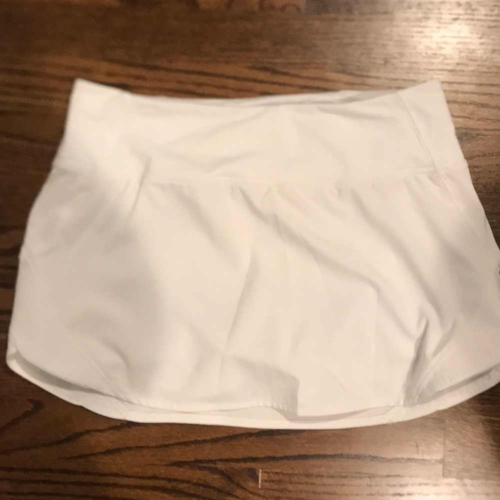 Lululemon LULU LEMON White Skirt Size 6